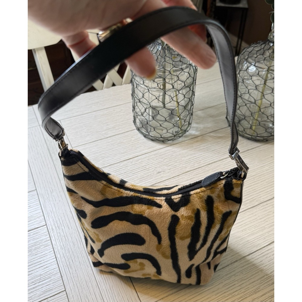 Tiger Print Black & Tan Zip Top‎ Faux Fur Shoulder Handbag. 9"x8" x5". Boho Chic - Picture 6 of 11